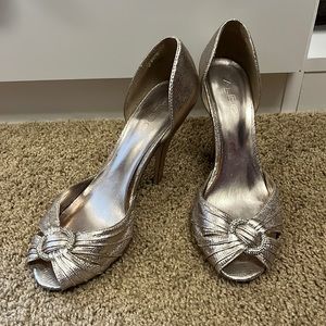 Gold 3.5 inch heels!